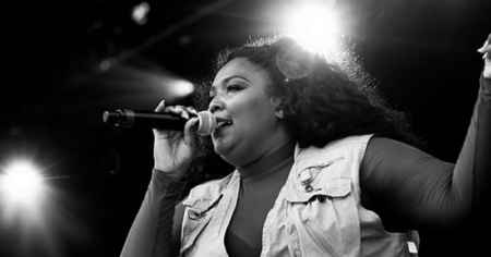 Lizzo Brings High-Energy Dance Moves to TikTok and Celebrates Drag Performers in Tennessee Lizzo Performs Tennessee
