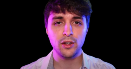 Spanish YouTuber Dalas Review Ordered to Publicly Read Defamation Sentence on Channel Spanish Youtuber Dallas