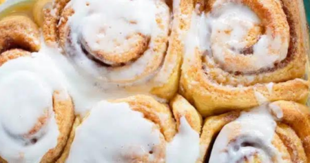 Viral TikTok Cinnamon Rolls with Heavy Cream: A Must-Try Recipe Tiktok Cinnamon Roll (1)